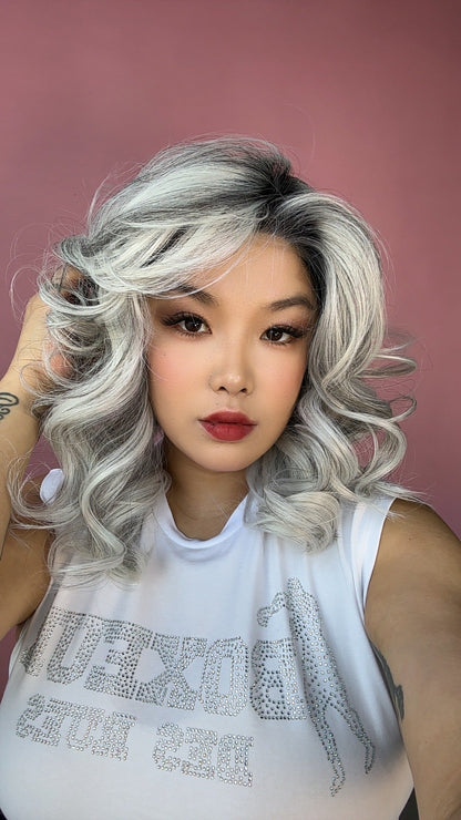 [FINAL SALE] JBEXTENSION KERRY MONO Monofilament Handmade Wig 6X5 Full Monofilament Hand Tied Top Wig 18 Inches Grey with Dark Root Mono Lace Wig With Anti-slip Silicone Strips Glueless Wig KERRY MONO【BENDY EAR TABS】