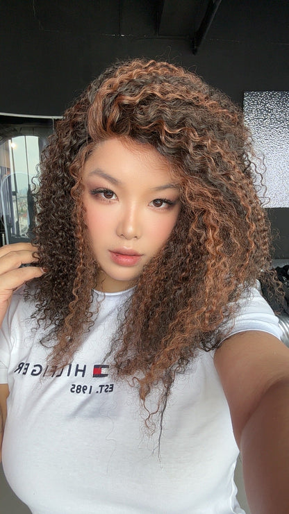 [FINAL SALE] JBEXTENSION 16 Inches Deep Curly Black with Brown Highlight Pre-Cut Snowflake Lace Frontlace Glueless Wig GINA SNOWFLAKE【PERMATEASE】【BENDY EAR TABS】