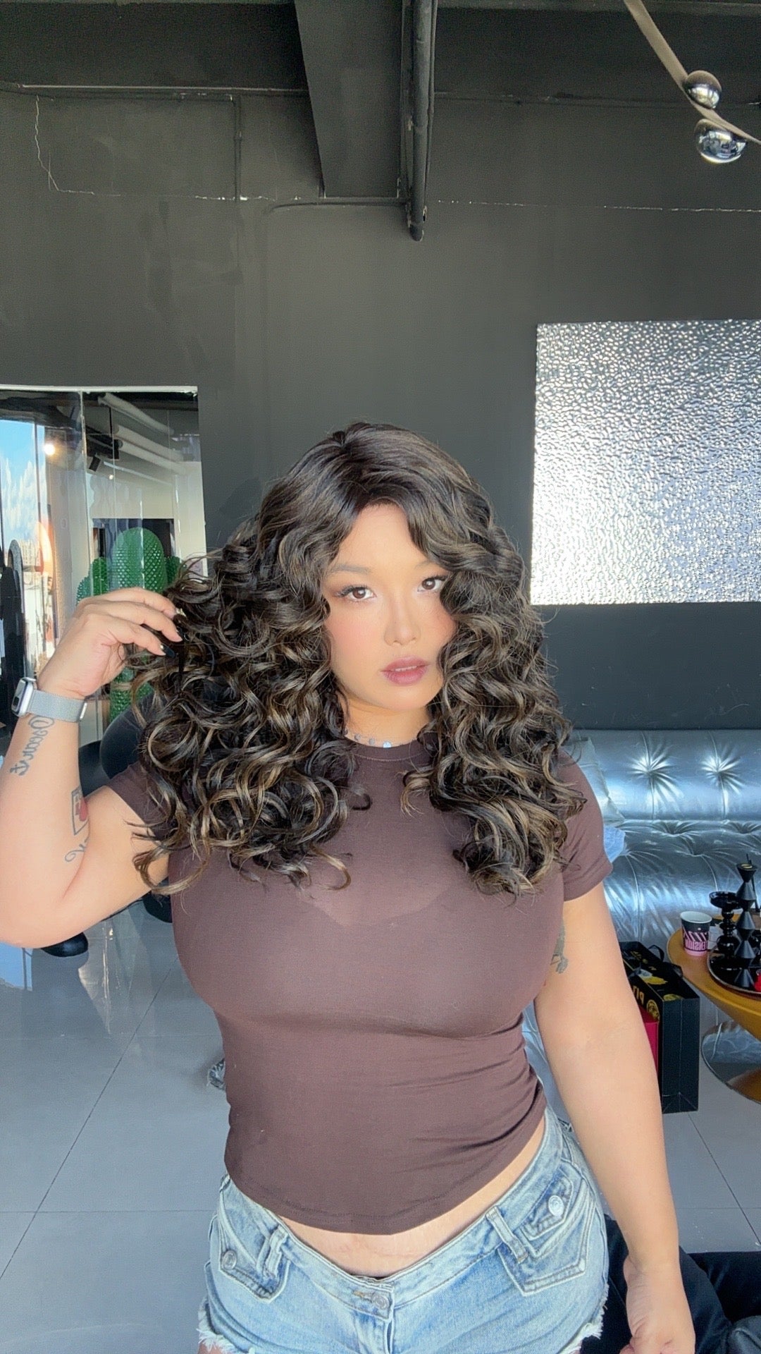 JBEXTENSION FRANKIES MONO Monofilament Handmade Wig 6X5 Full Monofilament Hand Tied Top Wig 19 Inches Dark Brown Highlight Curly Mono Lace Handmade Futura Fiber Glueless Black Sapphire Wig FRANKIES MONO【BENDY EAR TABS】