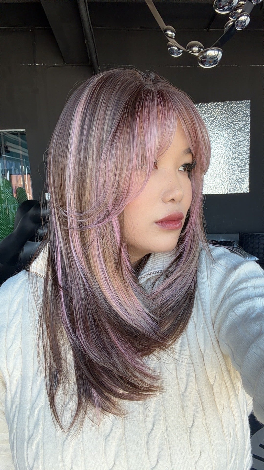 JBEXTENSION 20 Inches Scalpiana Camel Pink Wolf Cut 3.5X4 Hard Silky Top Natural Scalp Effect Wig With Bangs LILA CAMEL PINK