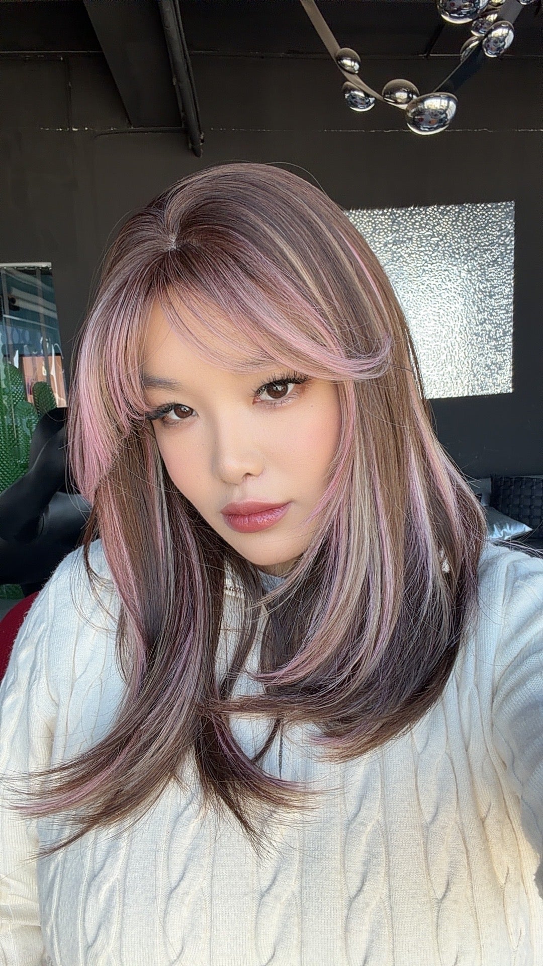 JBEXTENSION 20 Inches Scalpiana Camel Pink Wolf Cut 3.5X4 Hard Silky Top Natural Scalp Effect Wig With Bangs LILA CAMEL PINK