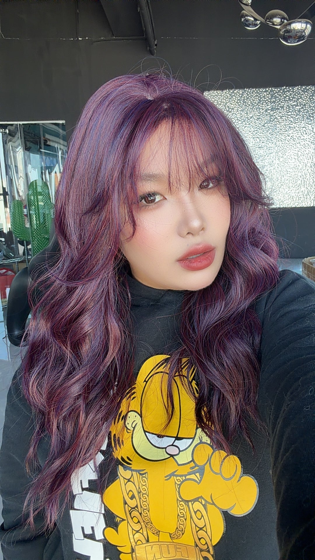JBEXTENSION 22 Inches Scalpiana Red Purple Highlight 3.5X4 Hard Silky Top Natural Scalp Effect Women Wig with Bangs CLAIRE SILKY TOP - RED PURPLE HIGHLIGHT