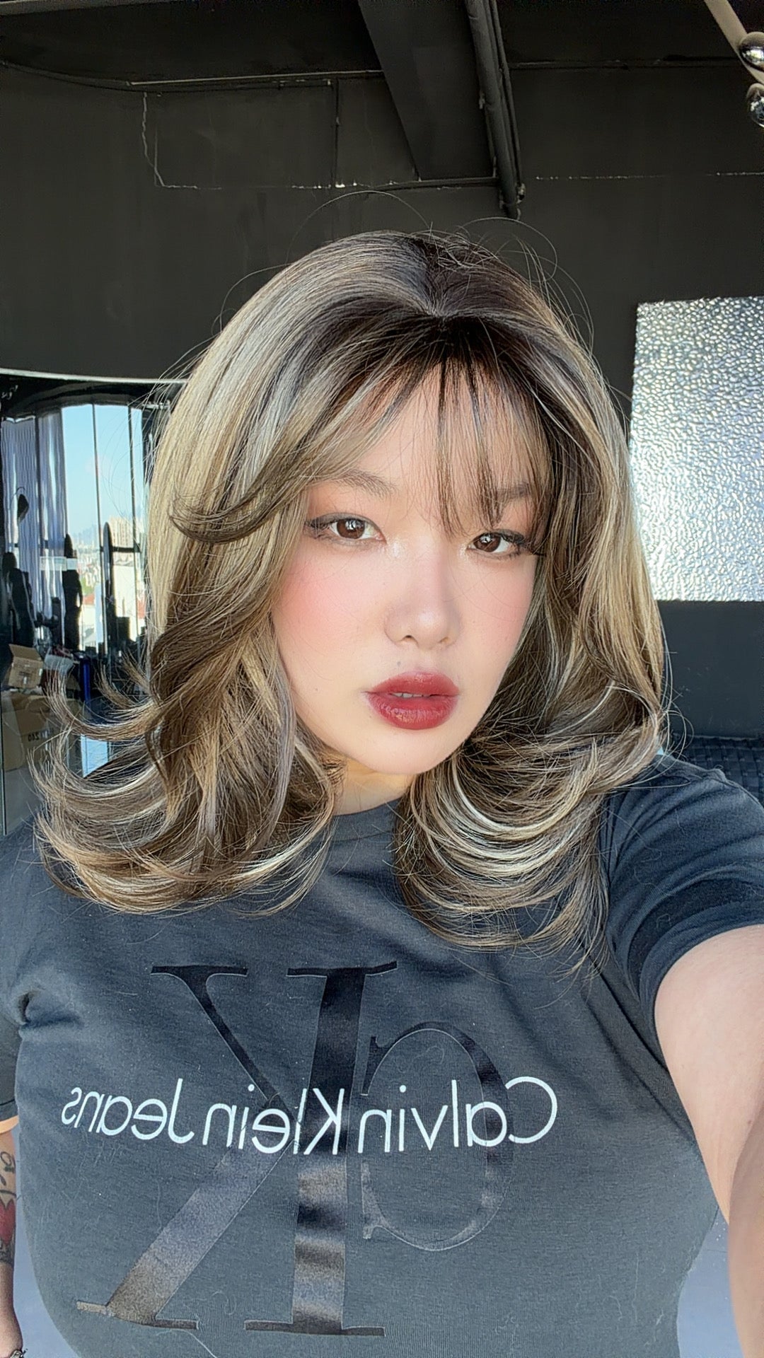 JBEXTENSION 18 Inches Scalpiana Curly Brown Highlight 3.5X4 Hard Silky Top Natural Scalp Effect Wig with Bangs EMILY BROWN HIGHLIGHT