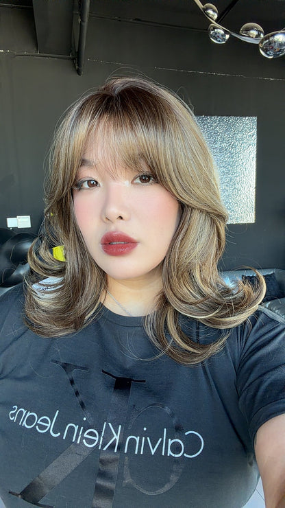 JBEXTENSION 18 Inches Scalpiana Curly Hazelnut 3.5X4 Hard Silky Top Natural Scalp Effect Wig with Bangs EMILY HAZELNUT