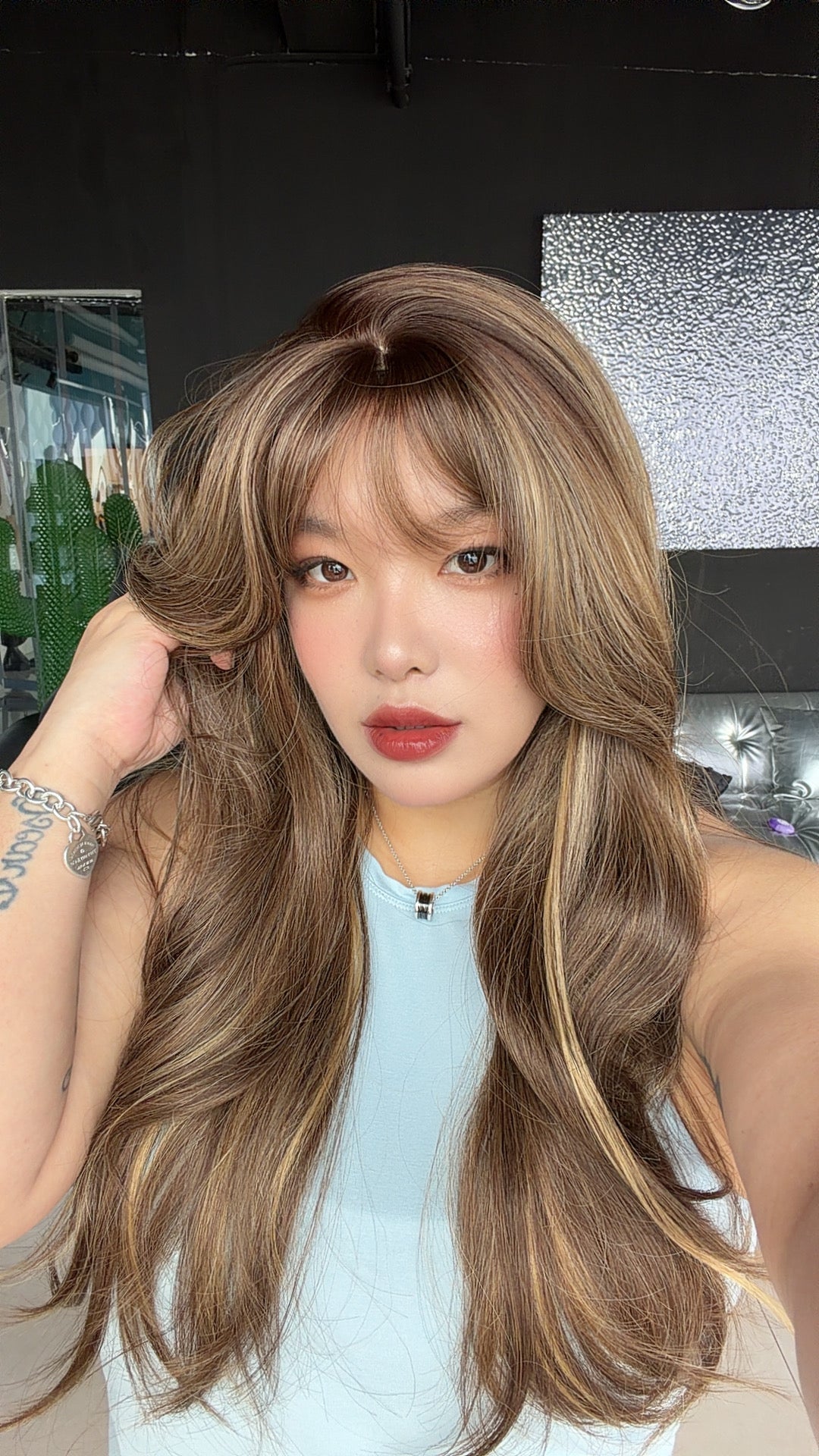 JBEXTENSION 26 Inches Scalpiana Long Curly Hazelnut 3.5X4 Hard Silky Top Natural Scalp Effect Wig with Bangs LISA HAZELNUT