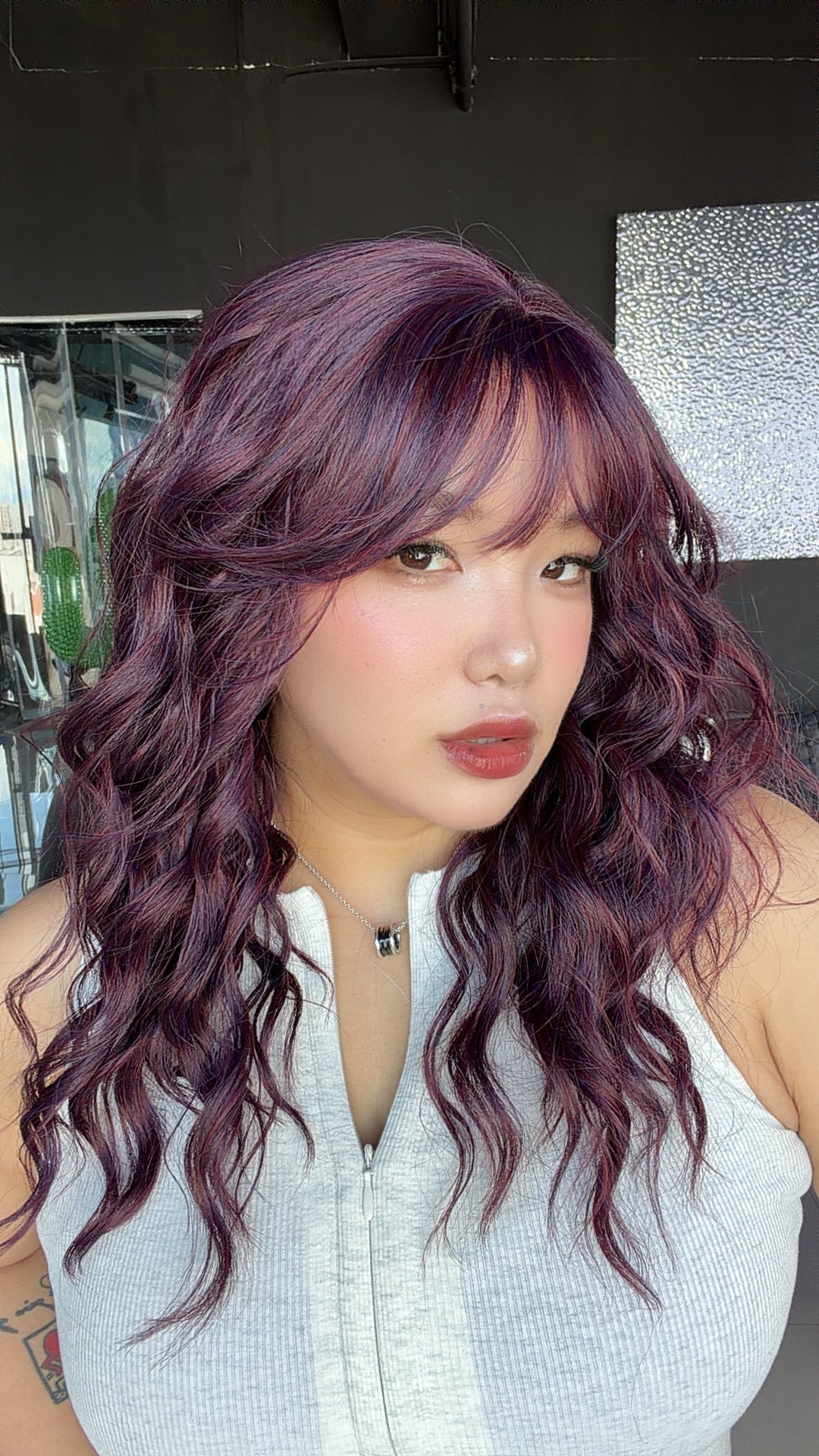 JBEXTENSION 22 Inches Scalpiana Long Wave Red Purple Highlight 3.5X4 Hard Silky Top Natural Scalp Effect Wig with Bangs OSSIE RED PURPLE HIGHLIGHT