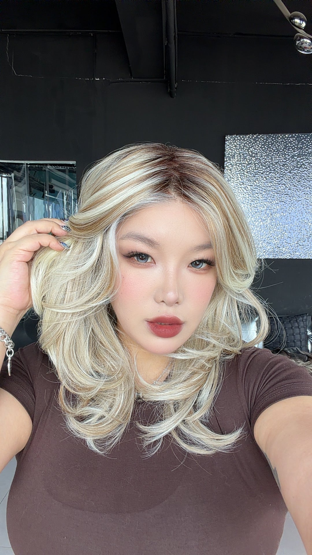 JBEXTENSION LOPEZ MONO Full Monofilament Handmade Full Lace Full Hand Tied Wig 18 Inches Mix Blonde Mono Lace Handmade Futura Fiber Wig with Anti-slip Silicone Strips Glueless Wig LOPEZ MONO - MIX BLONDE【BENDY EAR TABS】