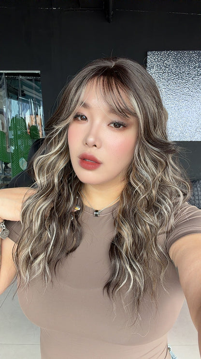JBEXTENSION 22 Inches Scalpiana Long Wave Coffee Cream 3.5X4 Hard Silky Top Natural Scalp Effect Wig with Bangs OSSIE COFFEE CREAM
