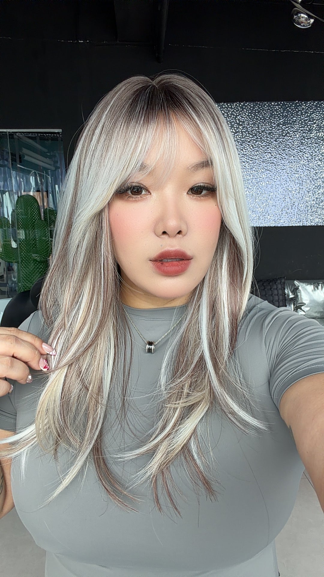 JBEXTENSION 21 Inches Natural Style Ash Blonde Wig with Bangs LUCIA ASH BLONDE