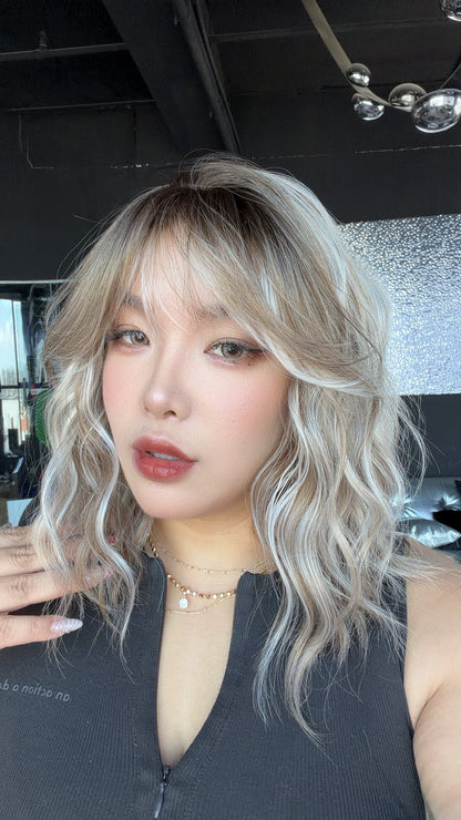 JBEXTENSION 14 Inches Scalpiana Wave Pearl Mist Blonde 3.5X4 Hard Silky Top Natural Scalp Effect Wig with Bangs OSSIE SHORT - PEARL MIST BLONDE