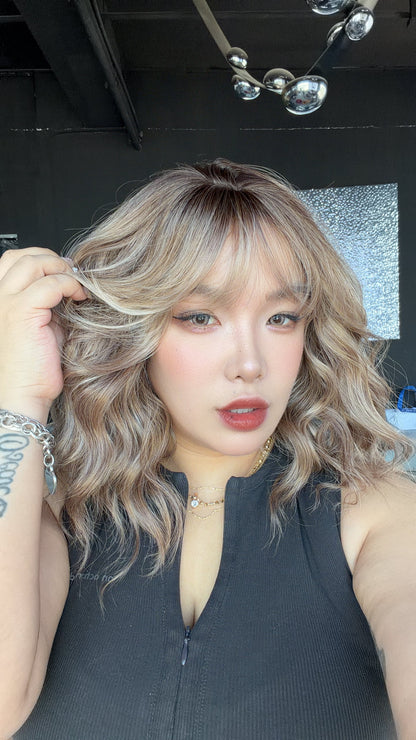 JBEXTENSION 14 Inches Scalpiana Wave British Milk Tea 3.5X4 Hard Silky Top Natural Scalp Effect Wig with Bangs OSSIE SHORT - BRITISH MILK TEA