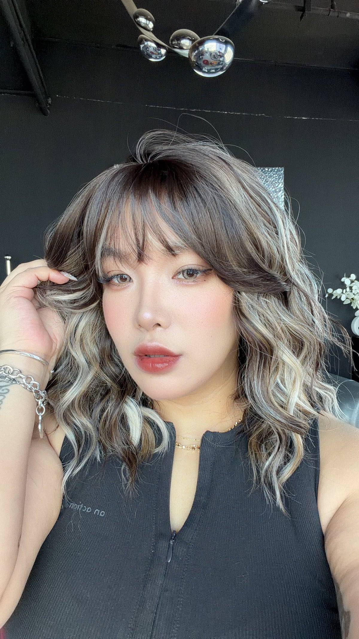 JBEXTENSION 14 Inches Scalpiana Wave Coffee Cream 3.5X4 Hard Silky Top Natural Scalp Effect Wig with Bangs OSSIE SHORT - COFFEE CREAM