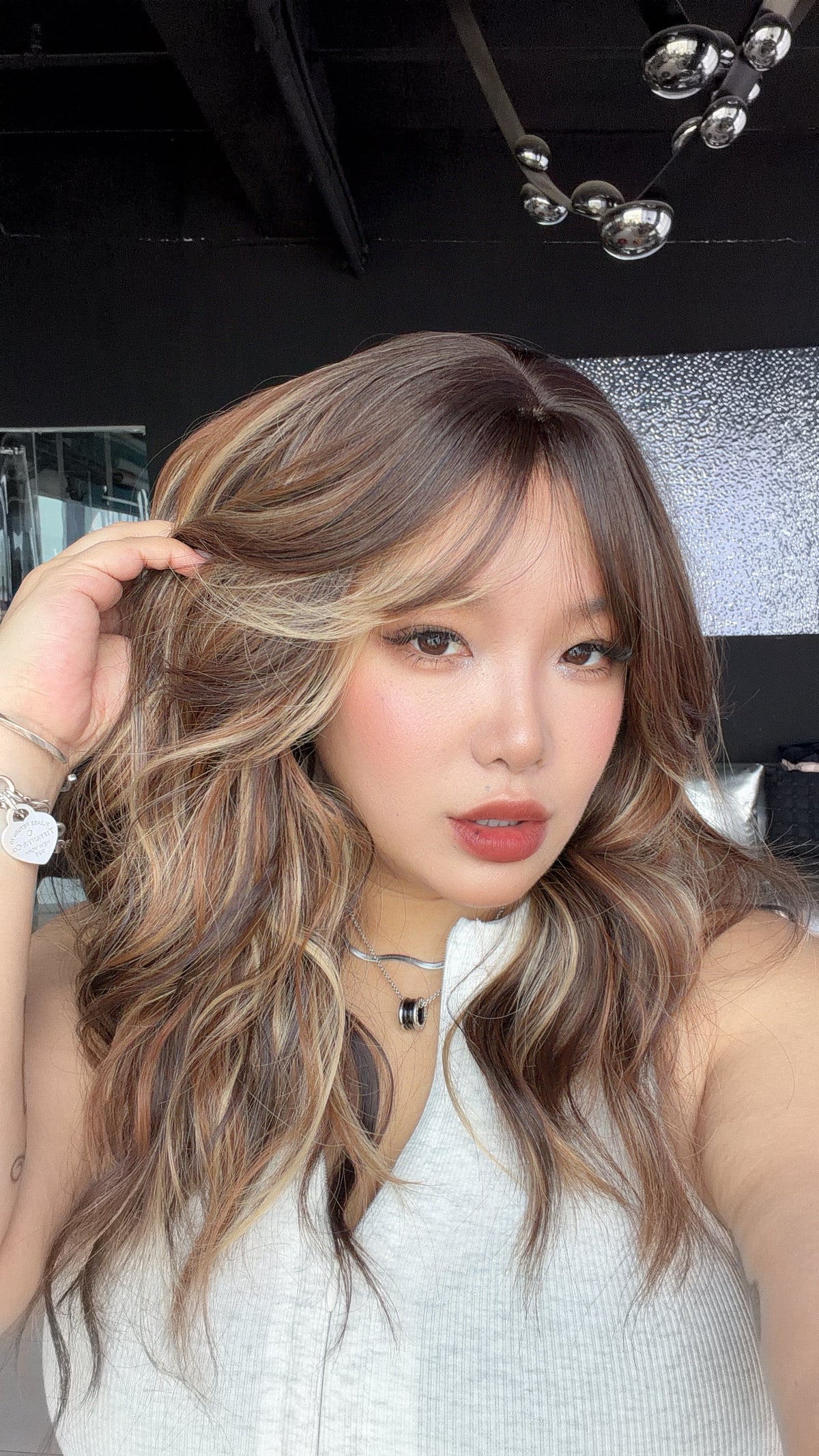 JBEXTENSION 22 Inches Scalpiana Tiramisu 3.5X4 Hard Silky Top Natural Scalp Effect Women Wig with Bangs CLAIRE SILKY TOP - TIRAMISU