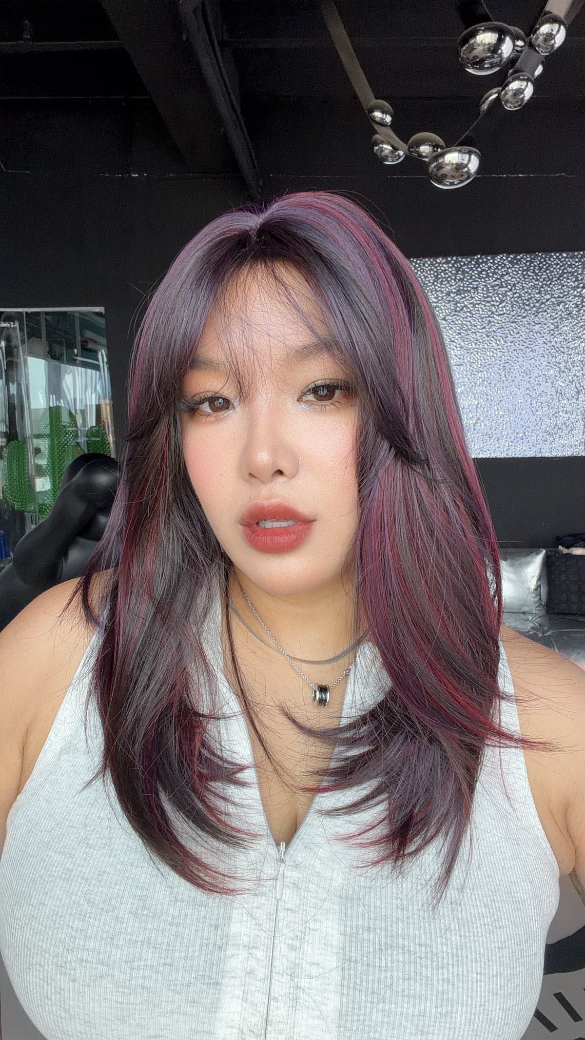 JBEXTENSION 20 Inches Scalpiana Peacock Wolf Cut 3.5X4 Hard Silky Top Natural Scalp Effect Wig with Bangs LILA PEACOCK
