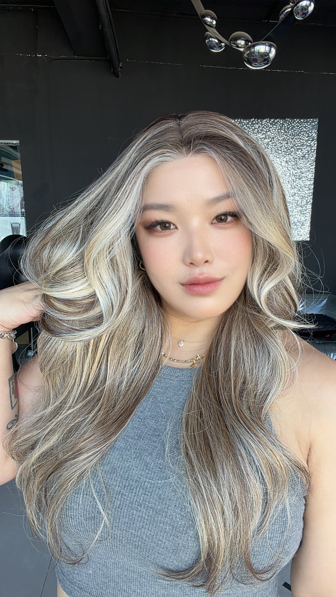 JBEXTENSION 26 Inches Long Curly Biscuit Blonde Pre-Cut Arc Snowflake Lace Frontlace Glueless Wig EMMIE ARC - BISCUIT BLONDE【BENDY EAR TABS】
