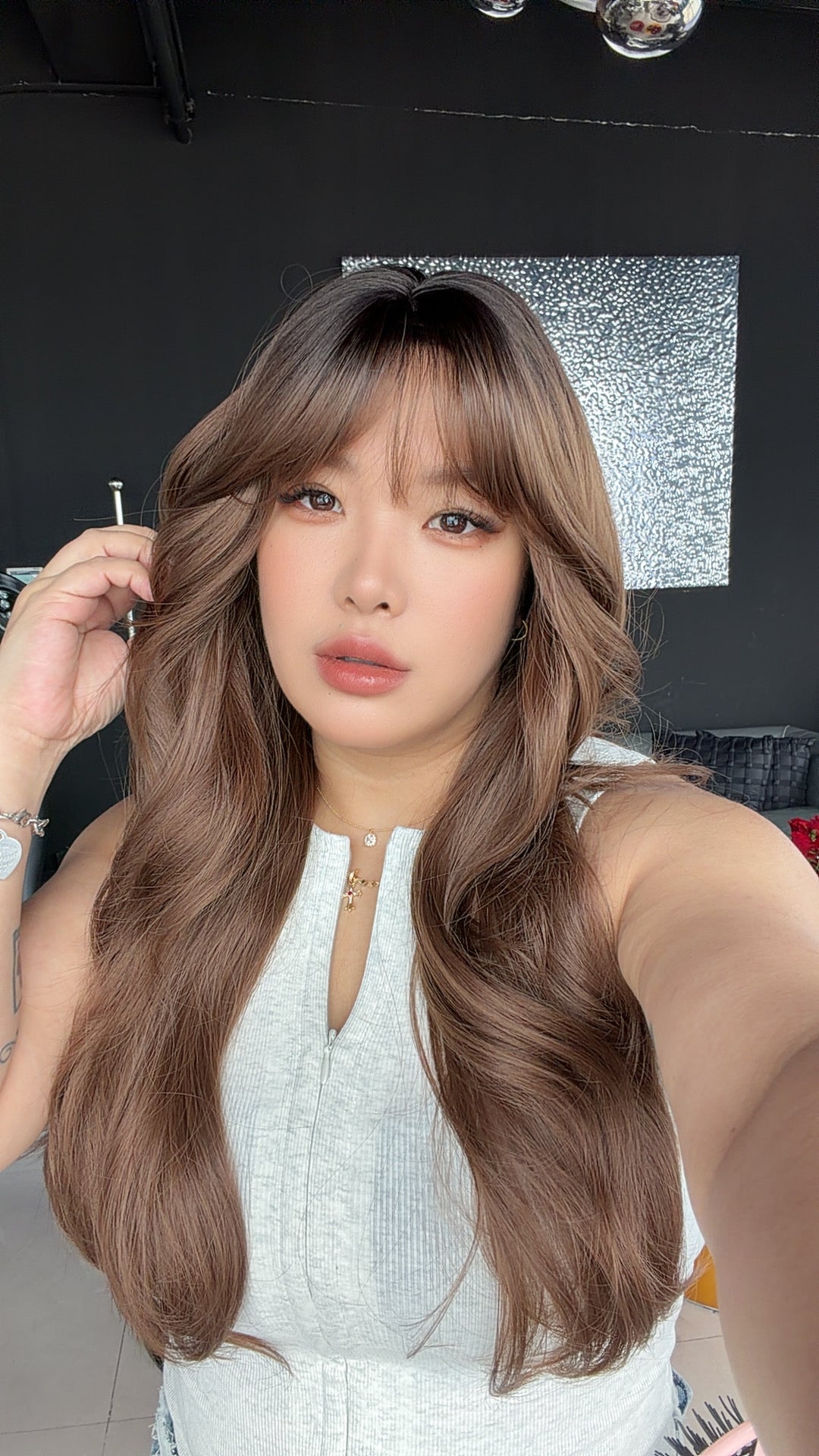 JBEXTENSION 24 Inches Curly Mocha Wig with Bangs ROSITA MOCHA