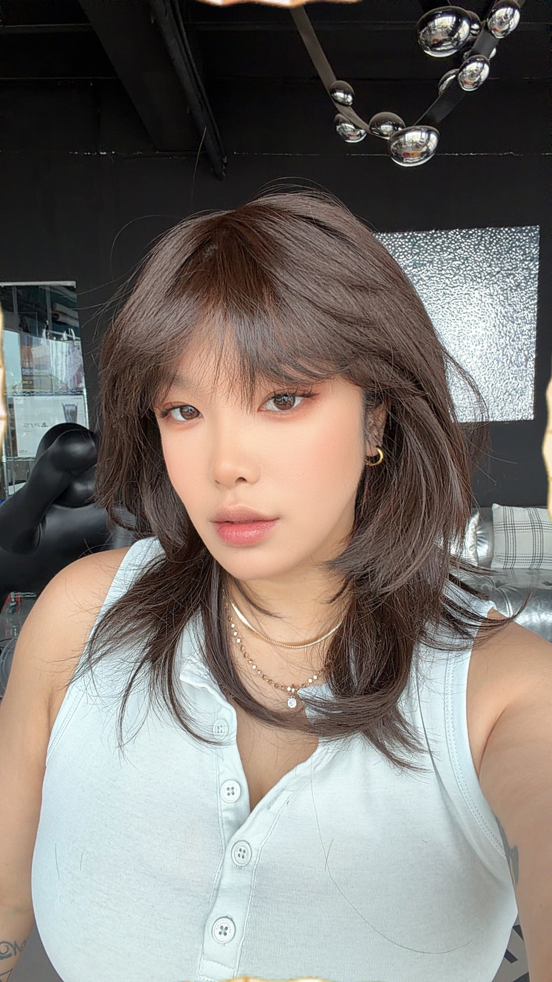 JBEXTENSION LAURETTA MONO Monofilament Handmade Wig 6X5 Full Monofilament Hand Tied Top Wig 17 Inches Dark Brown Mono Lace Wig with Anti-slip Silicone Strips Glueless Wig LAURETTA MONO - DARK BROWN【BENDY EAR TABS】