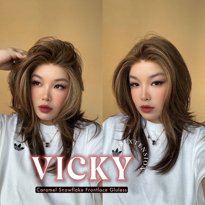 [FINAL SALE] JBEXTENSION 20 Inches Caramel Pre-Cut Snowflake Lace Frontlace Glueless Wig VICKY【PERMATEASE】【BENDY EAR TABS】- M/L