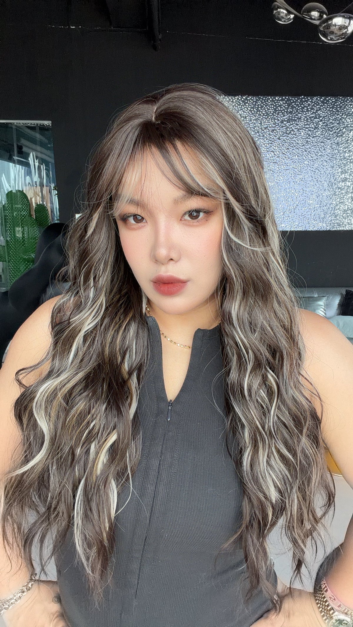 JBEXTENSION 28 Inches Scalpiana Long Wave Coffee Cream 3.5X4 Hard Silky Top Natural Scalp Effect Wig with Bangs OSSIE LONG - COFFEE CREAM