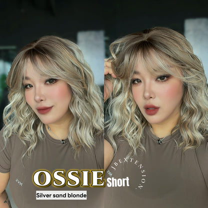 JBEXTENSION 14 Inches Scalpiana Wave Silver Sand Blonde 3.5X4 Hard Silky Top Natural Scalp Effect Wig with Bangs OSSIE SHORT - SILVER SAND BLONDE