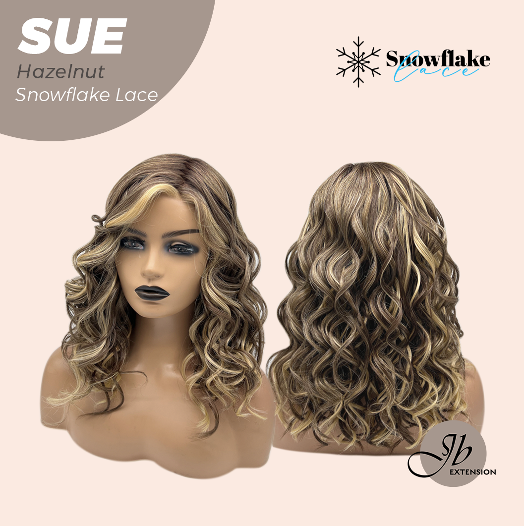 [PRE-ORDER] JBEXTENSION 17 Inches Hazelnut Deep Curly Pre-Cut Side Part Snowflake Lace Frontlace Glueless Wig SUE HAZELNUT【BENDY EAR TABS】