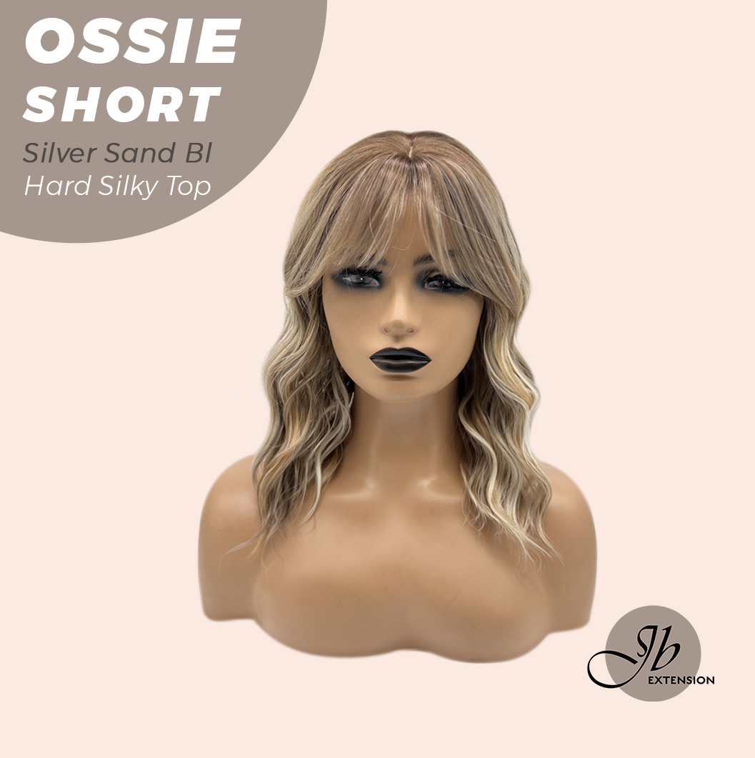 JBEXTENSION 14 Inches Scalpiana Wave Silver Sand Blonde 3.5X4 Hard Silky Top Natural Scalp Effect Wig with Bangs OSSIE SHORT - SILVER SAND BLONDE