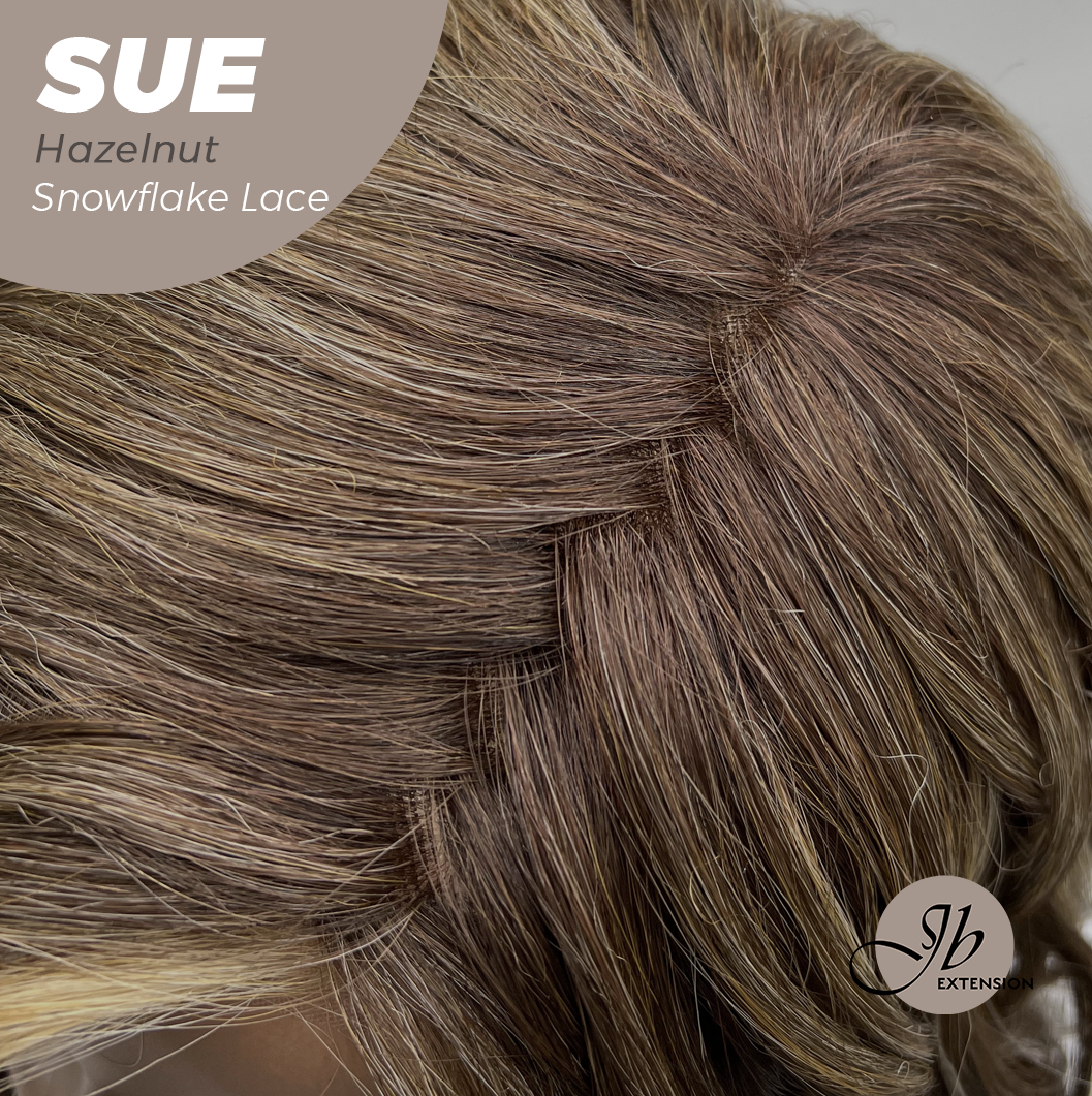 [PRE-ORDER] JBEXTENSION 17 Inches Hazelnut Deep Curly Pre-Cut Side Part Snowflake Lace Frontlace Glueless Wig SUE HAZELNUT【BENDY EAR TABS】