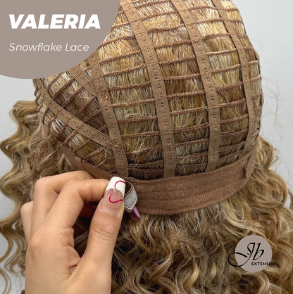 [FINAL SALE] JBEXTENSION 18 Inches Deep Curly Raw Sugar Blonde Pre-Cut Snowflake Lace Frontlace Glueless Wig VALERIA【PERMATEASE】【BENDY EAR TABS】