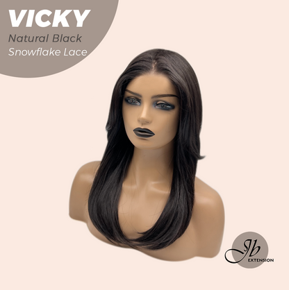 [FINAL SALE] JBEXTENSION 20 Inches Natural Black Pre-Cut Snowflake Lace Frontlace Glueless Wig VICKY NATURAL BLACK【PERMATEASE】【BENDY EAR TABS】- M/L