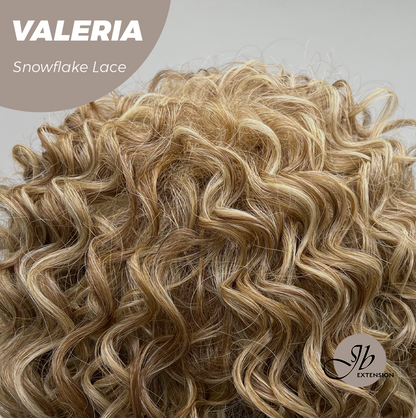 [FINAL SALE] JBEXTENSION 18 Inches Deep Curly Raw Sugar Blonde Pre-Cut Snowflake Lace Frontlace Glueless Wig VALERIA【PERMATEASE】【BENDY EAR TABS】